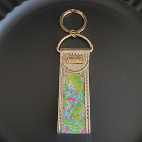 Lilly Pulitzer Pink Lemonade Pattern Key Fob Chain‎ with Gold Tone Hardware - Picture 1 of 7